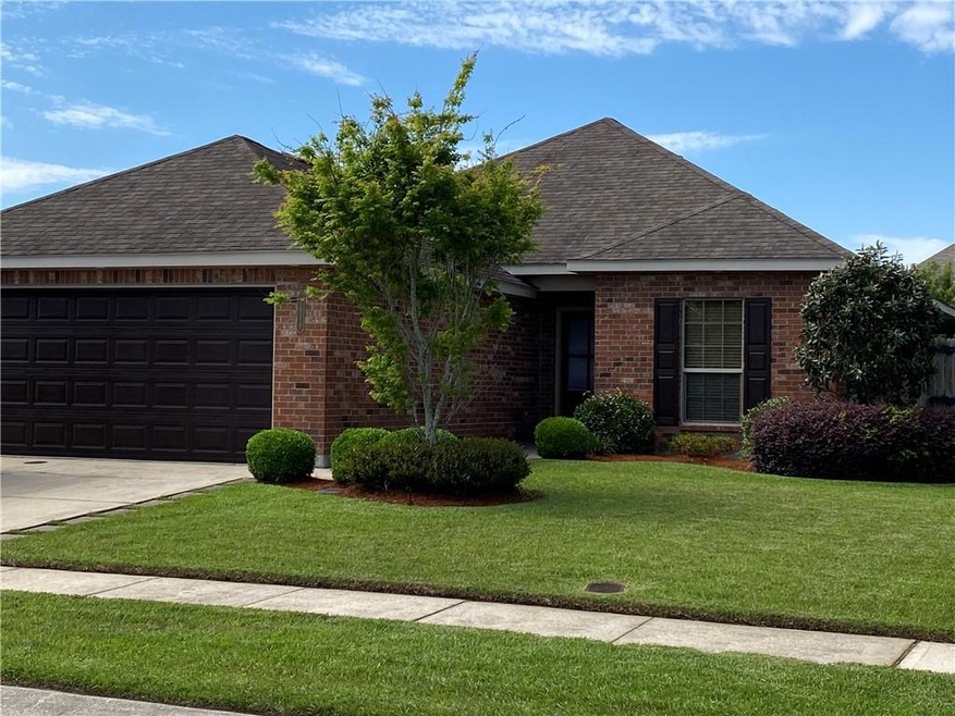 2616 Pelican Bay Blvd, Marrero, LA 70072 - photo 1