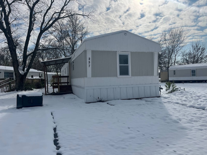 3120 W Chain of Rocks Rd unit 257, Granite City, IL 62040 - photo 1