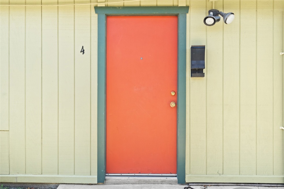 2200 Peach Ave unit 4, Bay City, TX 77414 - photo 1