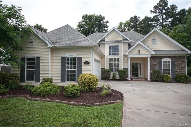 Welcome home to Dogwood Estates! 3/2/2 split plan 