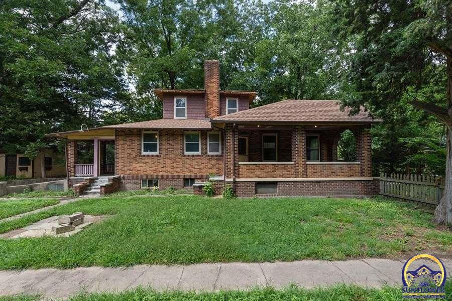 3135 SW 17th St, Topeka, KS 66604 - photo 1