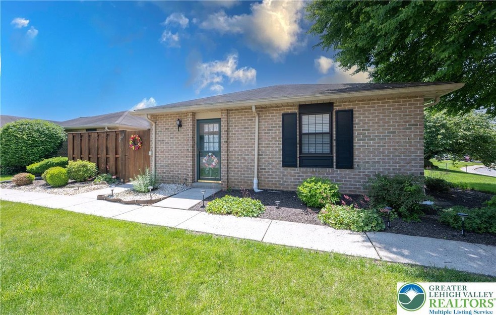 2765 Rolling Green Pl