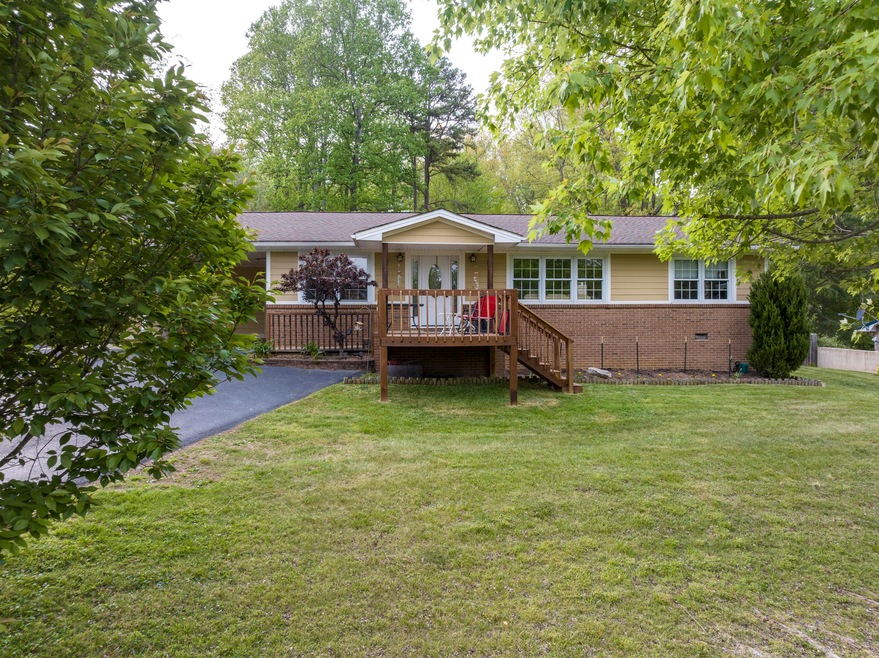 1503 Rocky Ln, Johnson City, TN 37601 - photo 1