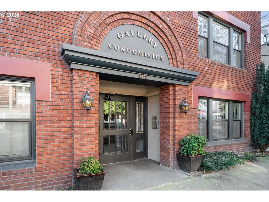 2076 NW Johnson St unit 203, Portland, OR 97209 - photo 1