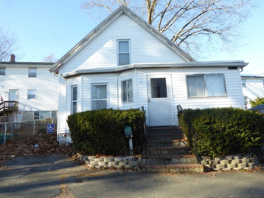 11 Willis Ct, Lynn, MA 01905 - photo 1