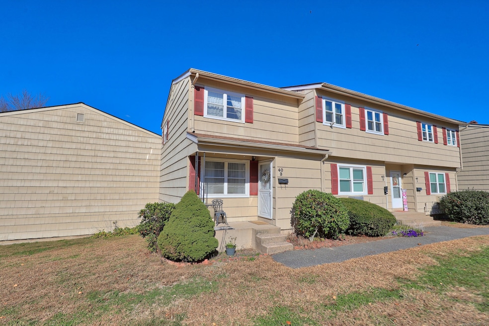 40 Ridge Rd unit 3, Naugatuck, CT 06770 - photo 1