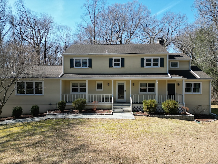 8 Cardinal Lane, Westport