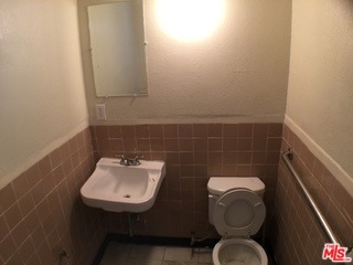 2025 W Compton Blvd, Compton, CA 90220 - photo 1