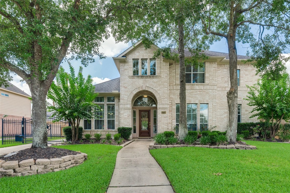 Welcome Home to 13735 Greenwood Manor Dr.