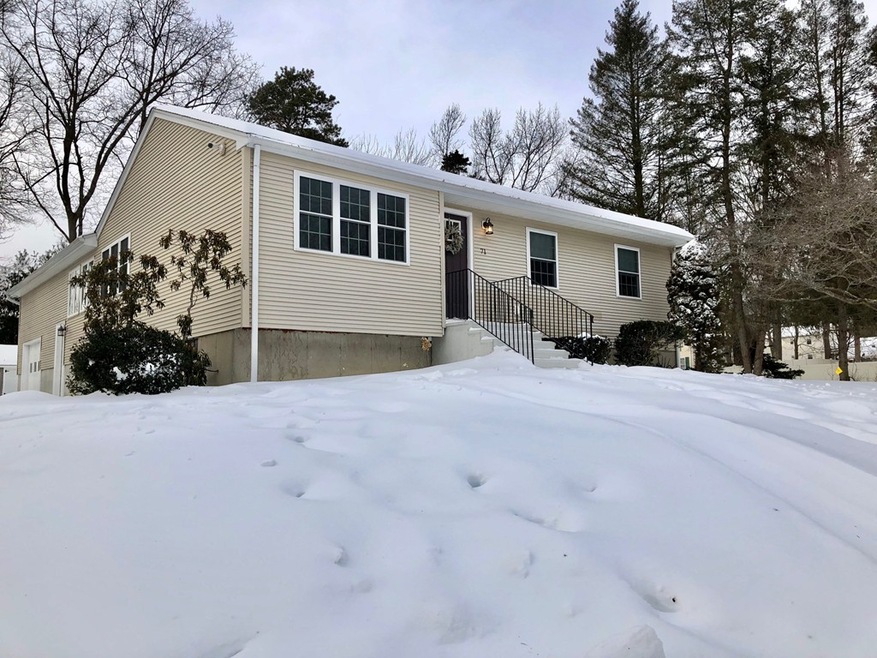 71 Bumble Bee Cir, Shrewsbury, MA 01545 - photo 1