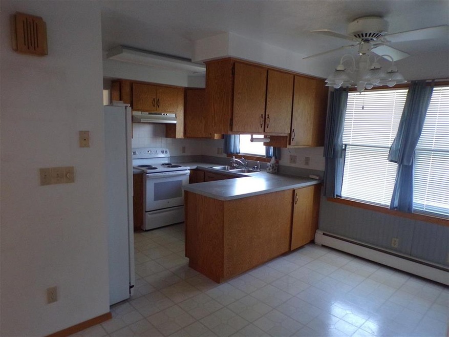 1919 N Nicholas St, Appleton, WI 54914 - photo 1