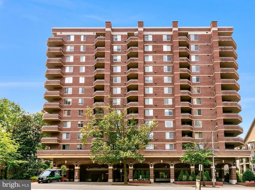 The Williamsburg unit 300, Arlington, VA 22201 - photo 1