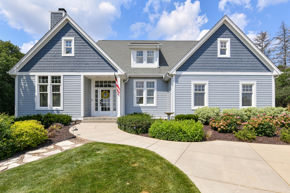 W130N6329 River Dr, Menomonee Falls, WI 53051 - photo 1