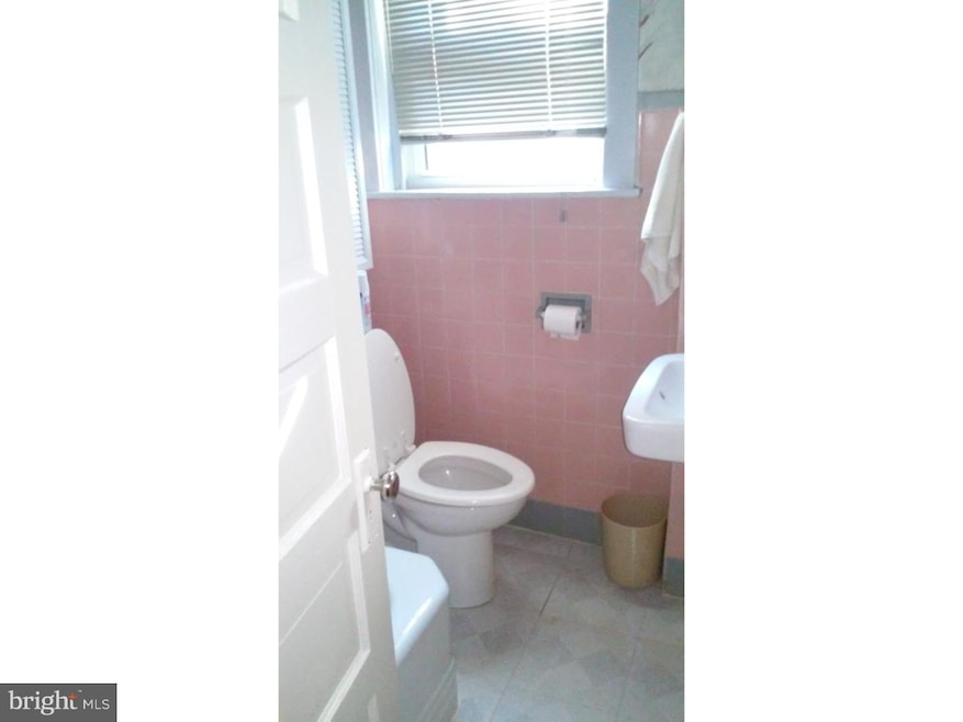 714 Jefferson St, Camden, NJ 08104 - photo 1