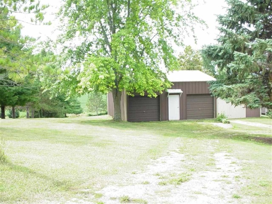 W6727 Pond View Rd, Monroe, WI 53566 - photo 1