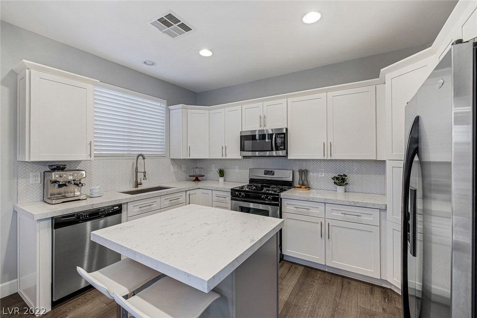 Brand new kitchen cabinets, quartz counters, herri