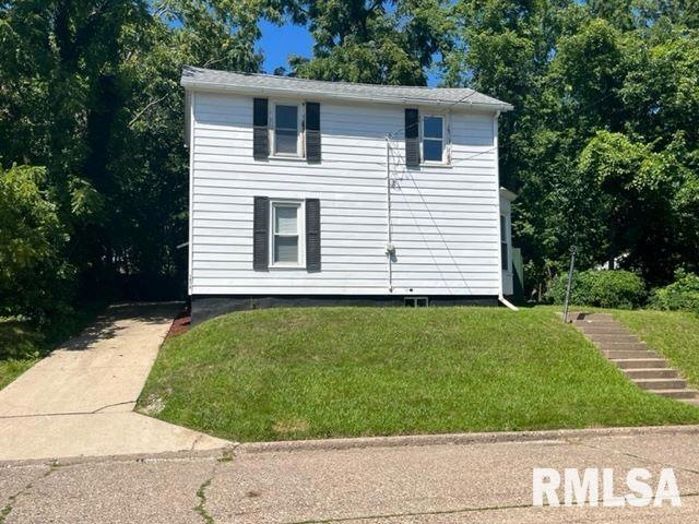 1018 E 18th St, Davenport, IA 52803 - photo 1