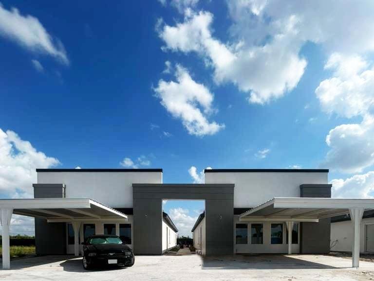 2409 S Hilltop Ave, Edinburg, TX 78542 - photo 1