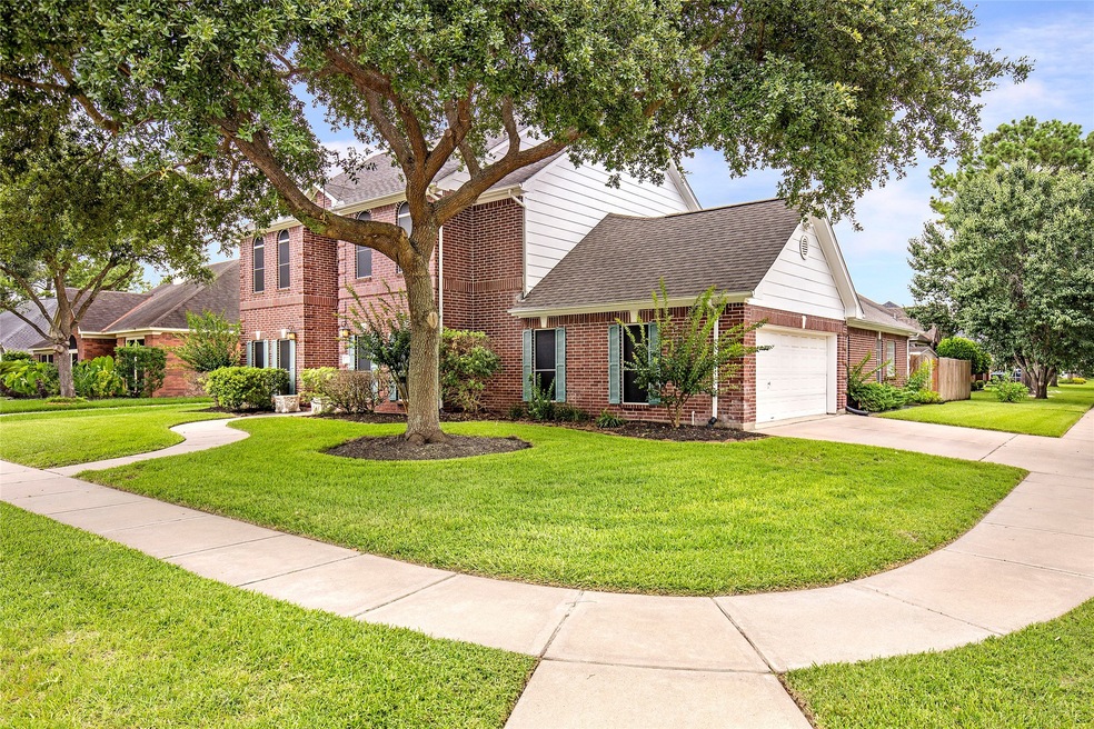 15902 Aberdeen Trails Dr, Houston, TX 77095 - photo 1