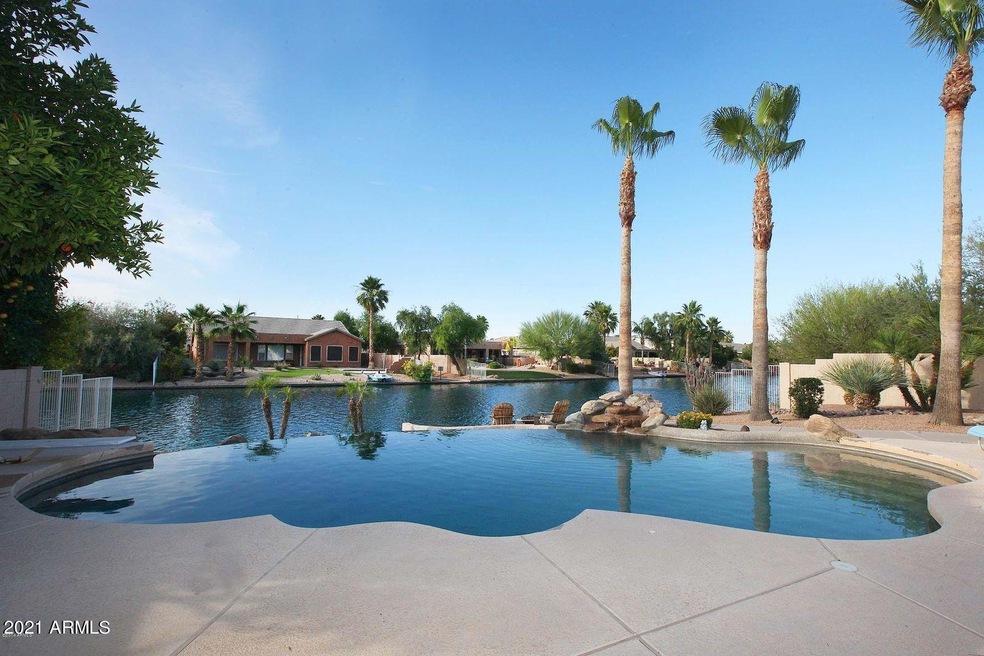 POOL - LAKE