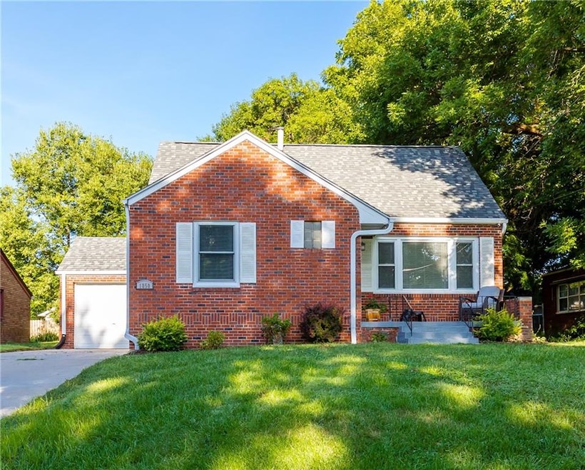 1050 57th St, Des Moines, IA 50311 - photo 1