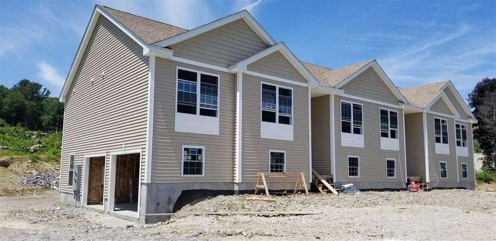 499 Mammoth Rd unit B, Pelham, NH 03076 - photo 1