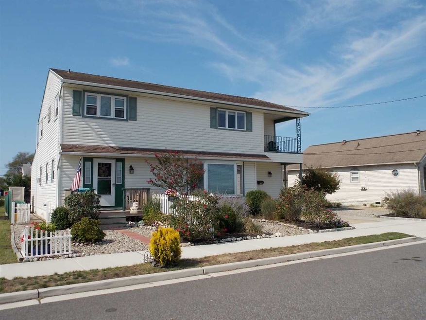102 W Monterey Ave, Wildwood, NJ 08260 - photo 1