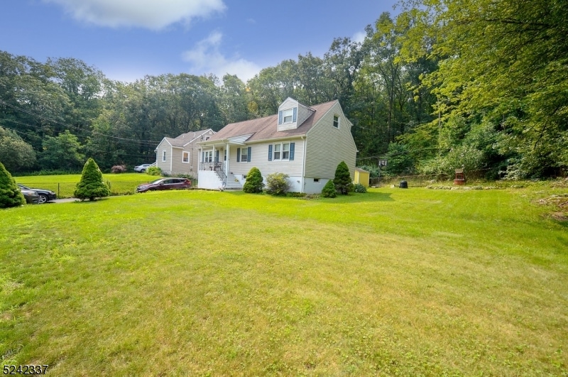 340 Union Ave, Bloomingdale, NJ 07403 - photo 1