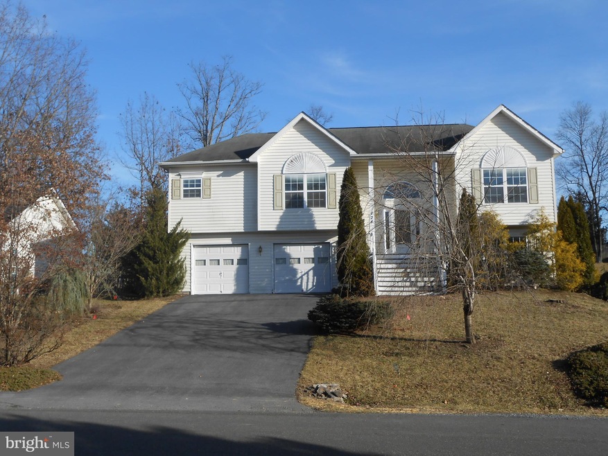 124 Churchill Dr, Stephens City, VA 22655 - photo 1