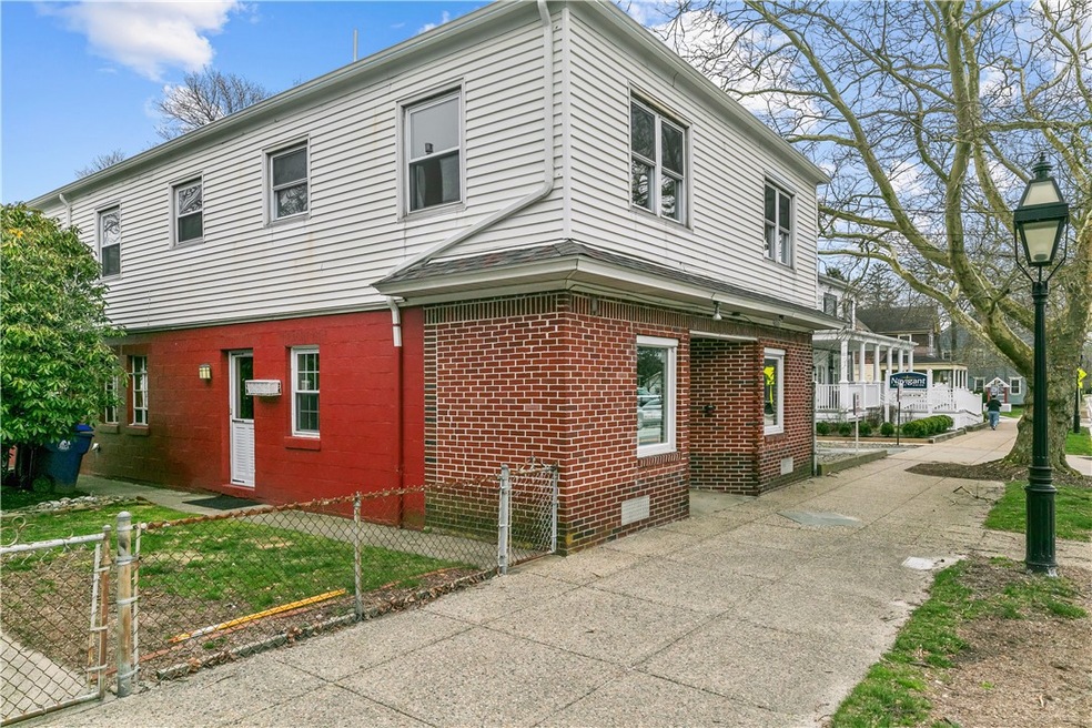 546 Main St unit 2, Warren, RI 02885 - photo 1