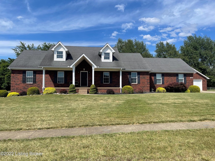 168 Sunray Dr, Shepherdsville, KY 40165 - photo 1