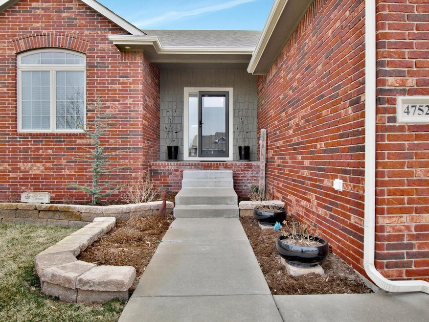 4752 N Emerald Ct, Maize, KS 67101 - photo 1