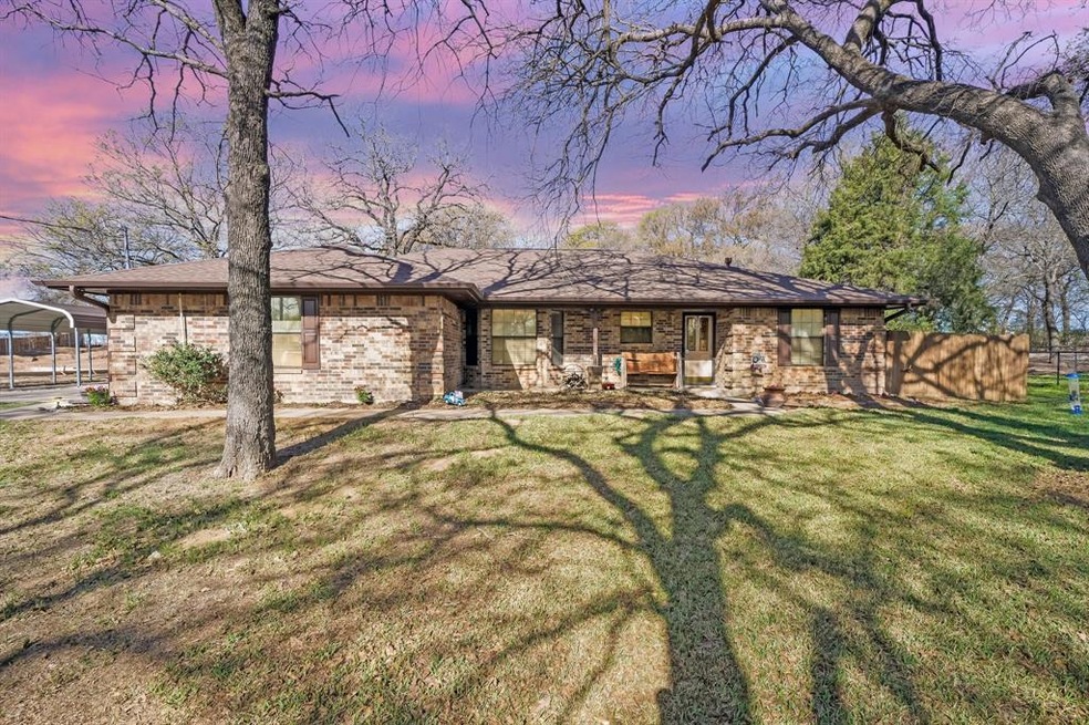 218 Sanchez Creek Ct, Weatherford, TX 76088 - photo 1