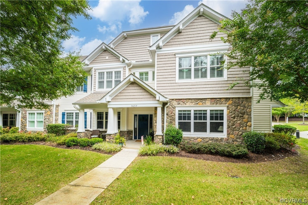 Craftsman inspired home with a front lawn