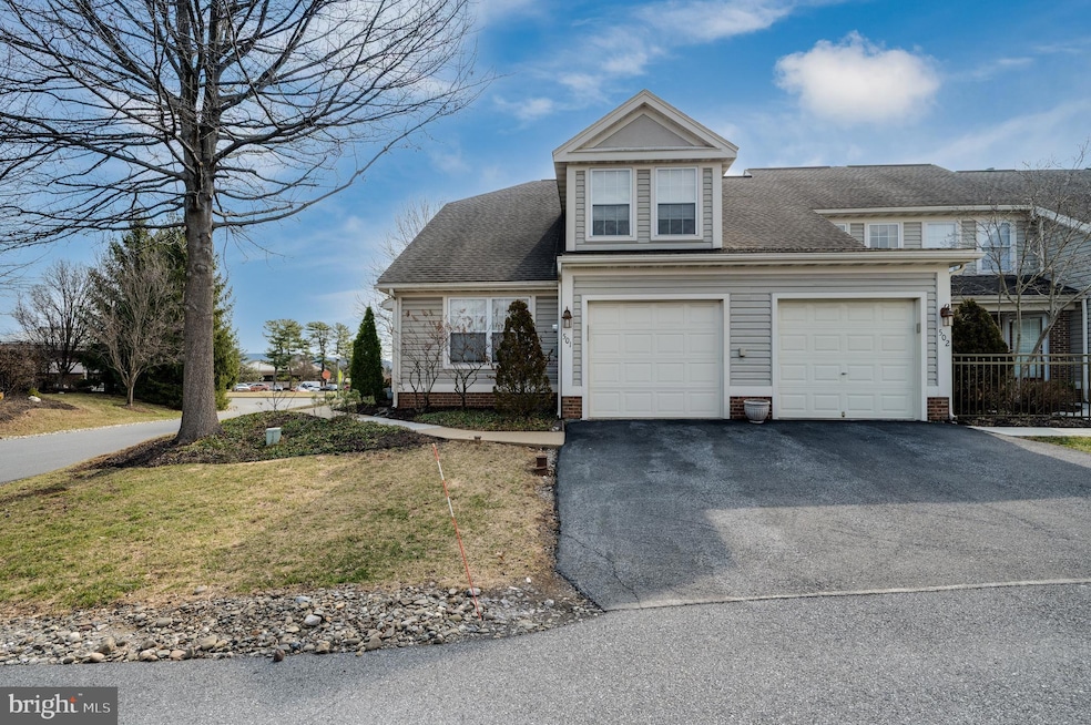 501 Oak Hill Ln, Wyomissing, PA 19610 - photo 1