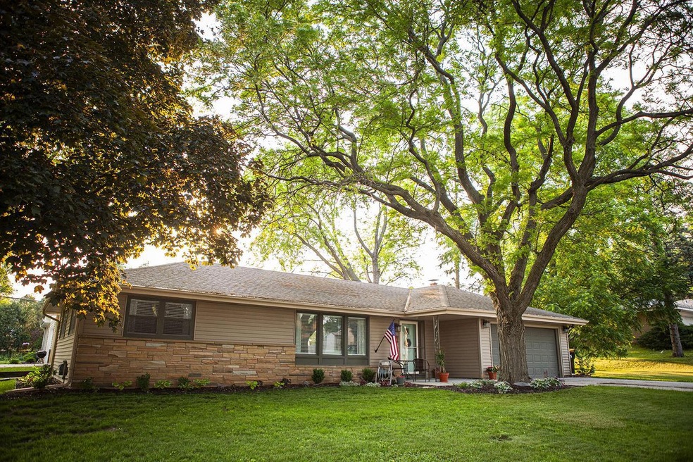 1109 N 120th St, Milwaukee, WI 53226 - photo 1