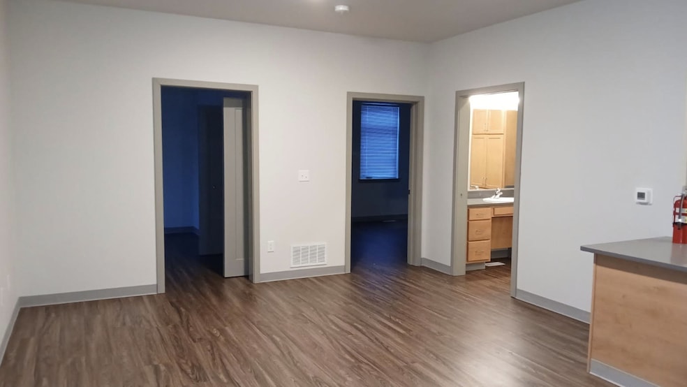 16512 Centerpark Ct, Anchorage, AK 99577 - photo 1