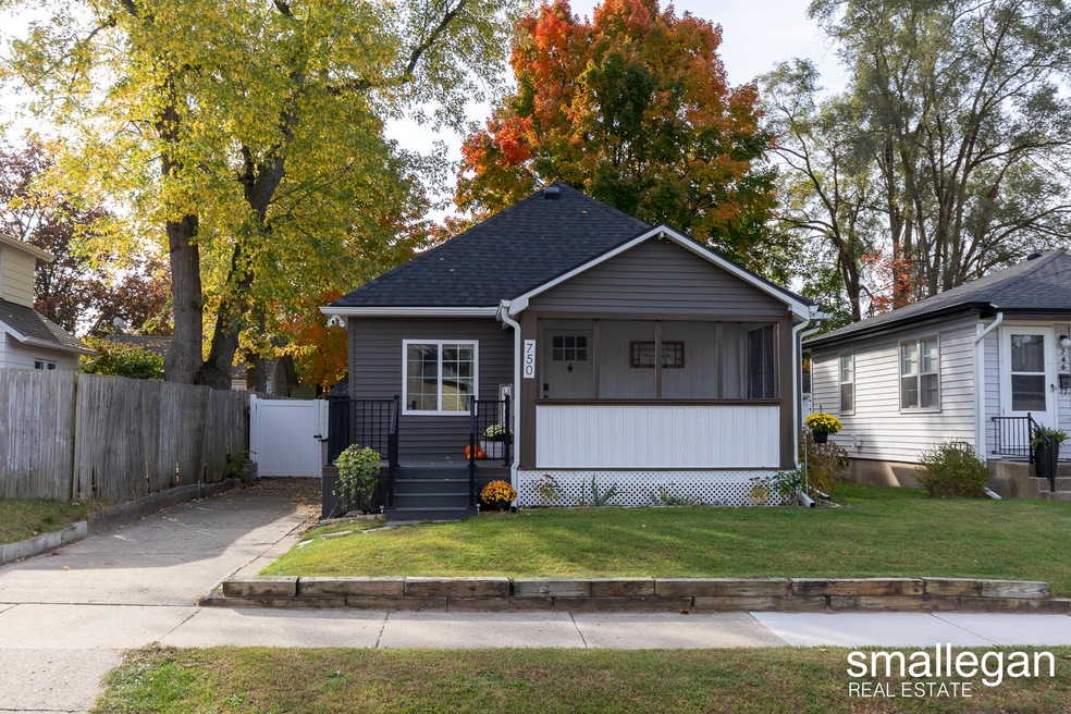 750 Graceland St NE, Grand Rapids, MI 49505 - photo 1