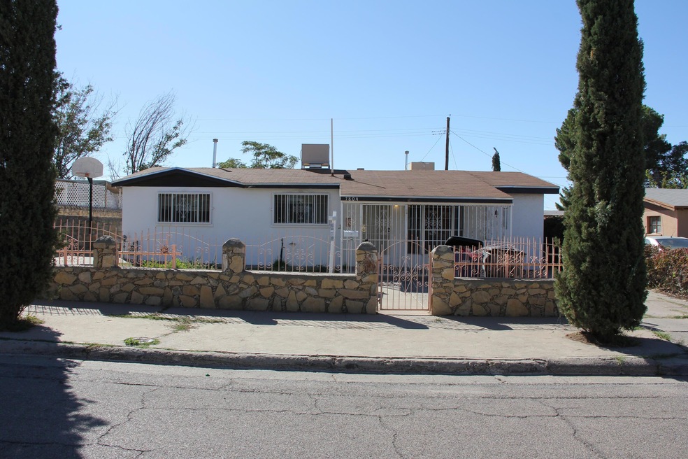 7804 Mustang Ave, El Paso, TX 79915 - photo 1