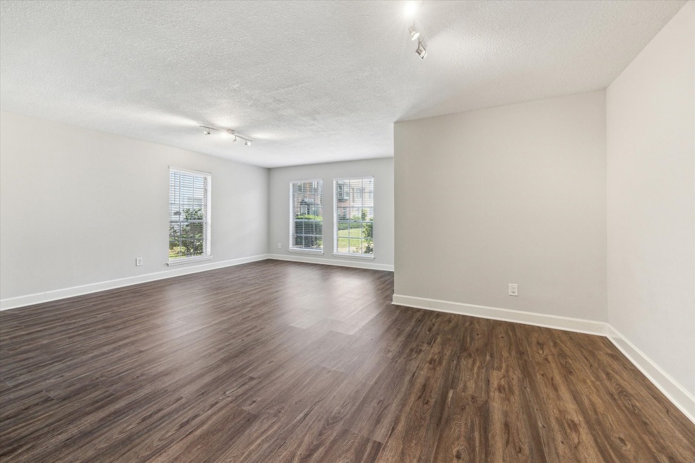 1107 Country Place Dr, Houston, TX 77079 - photo 1