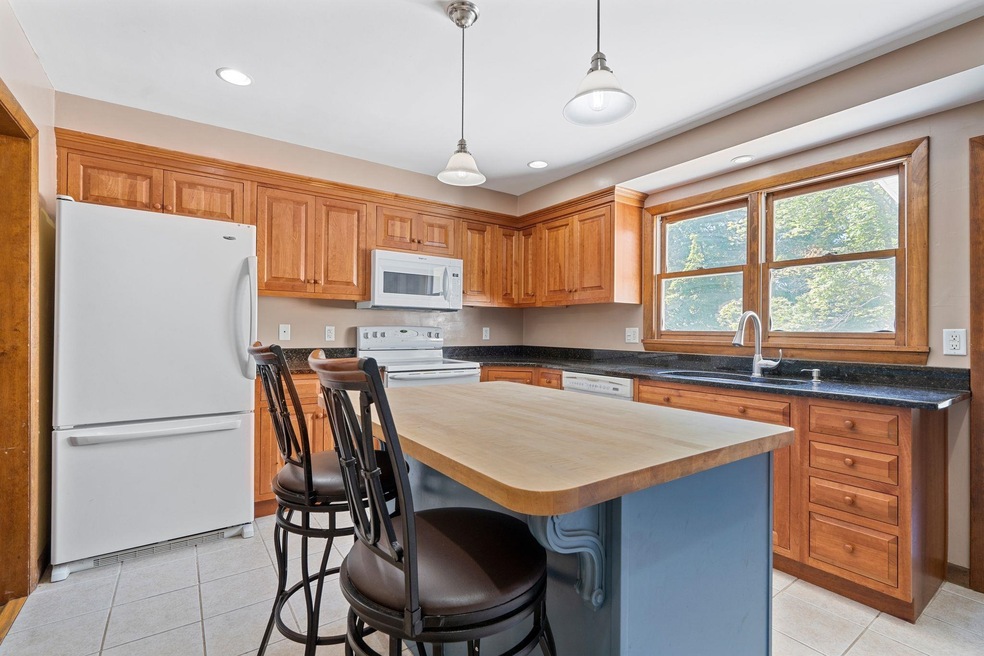 13 Thompson Ave, Hooksett, NH 03106 - photo 1