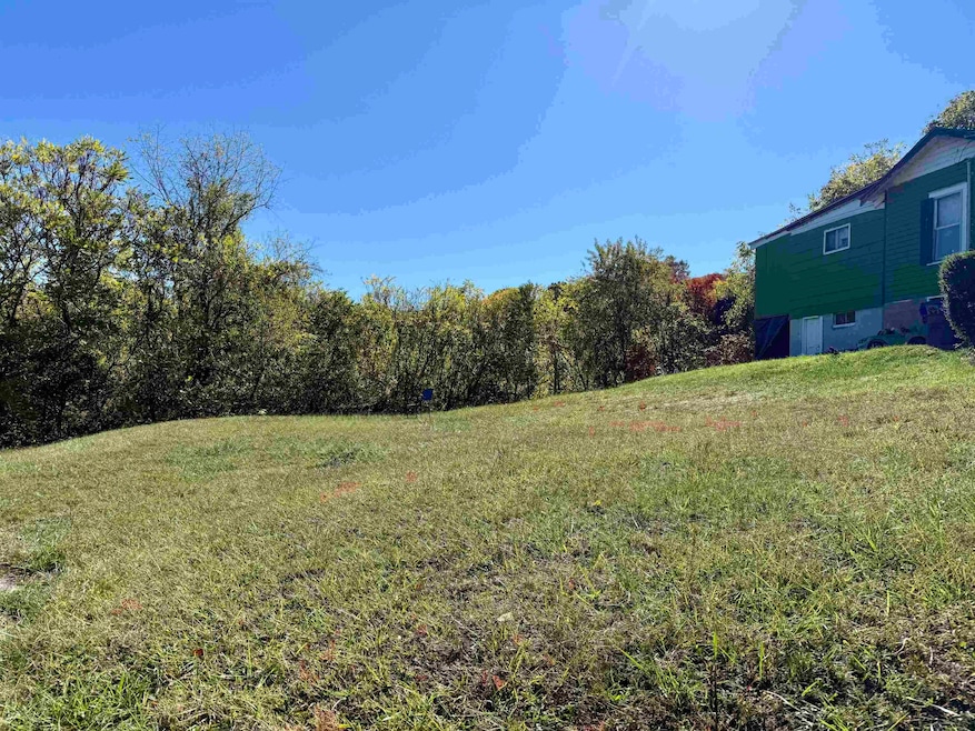 501 Maple St, Pulaski, VA 24301 - photo 1