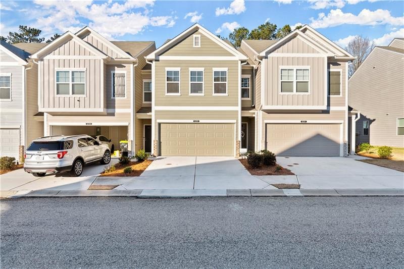 6265 Centennial Ln, Atlanta, GA 30349 - photo 1