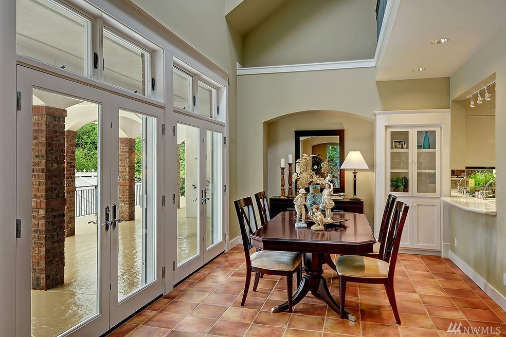 5601 W Mercer Way, Mercer Island, WA 98040 - photo 1