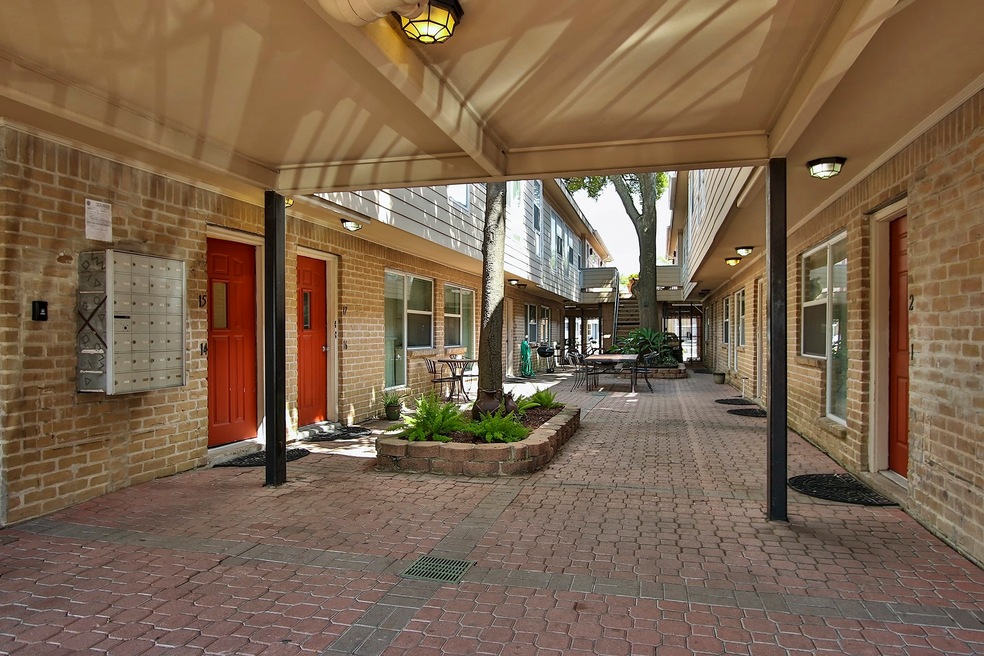 1416 Hawthorne St unit 1, Houston, TX 77006 - photo 1