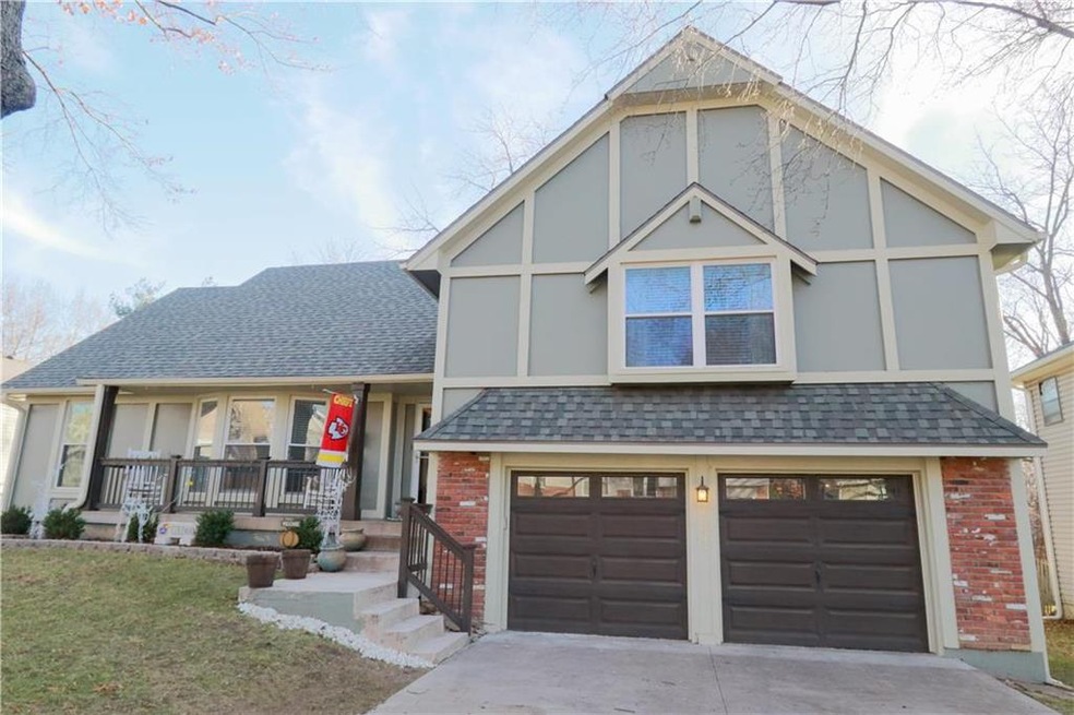 Charming Lenexa Home!
