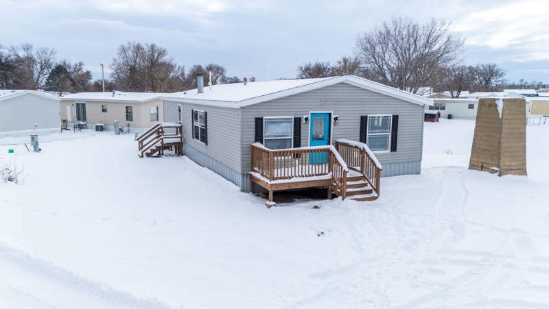 907 N Frontier Trail, Mandan, ND 58554 - photo 1