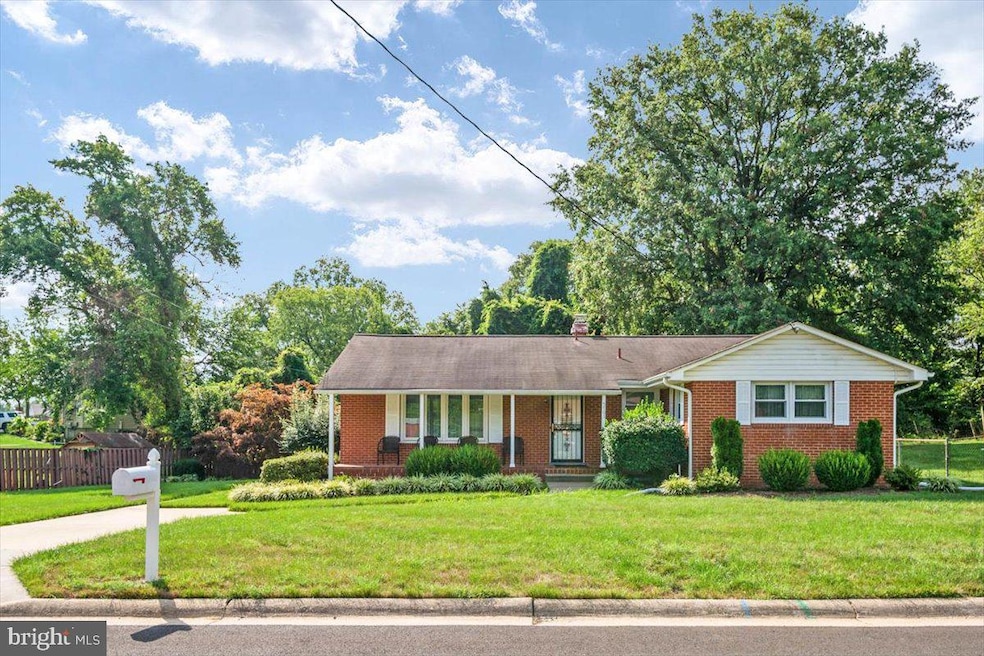 5707 Burgess Rd, District Heights, MD 20747 - photo 1