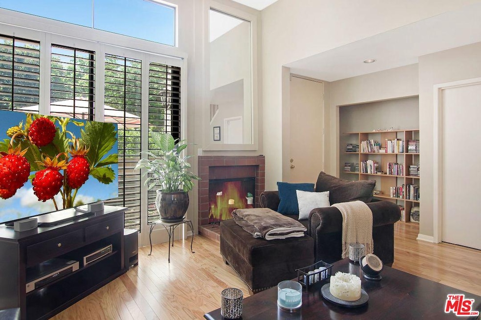 13913 Riverside Dr, Sherman Oaks, CA 91423 - photo 1