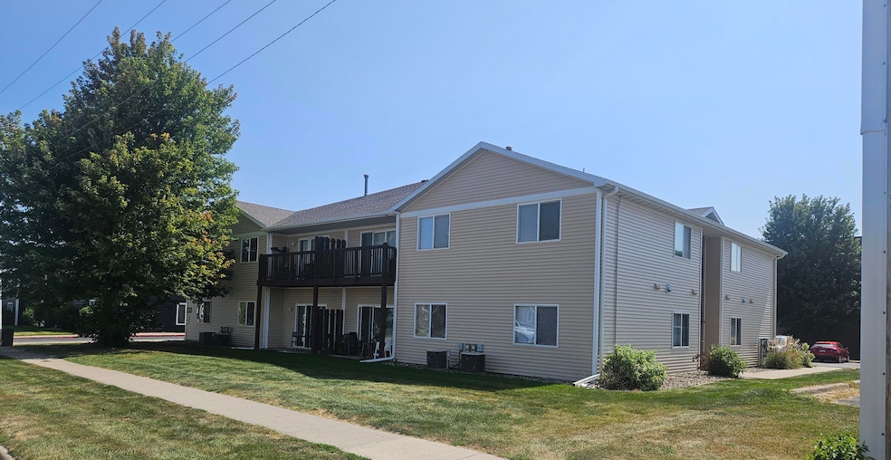 4524 Steinbeck St, Ames, IA 50014 - photo 1